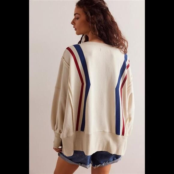 NEW Oversized Y2K Graphic Sweatshirt for Women - Long Sleeve Vintage Crewneck - Picture 4 of 4